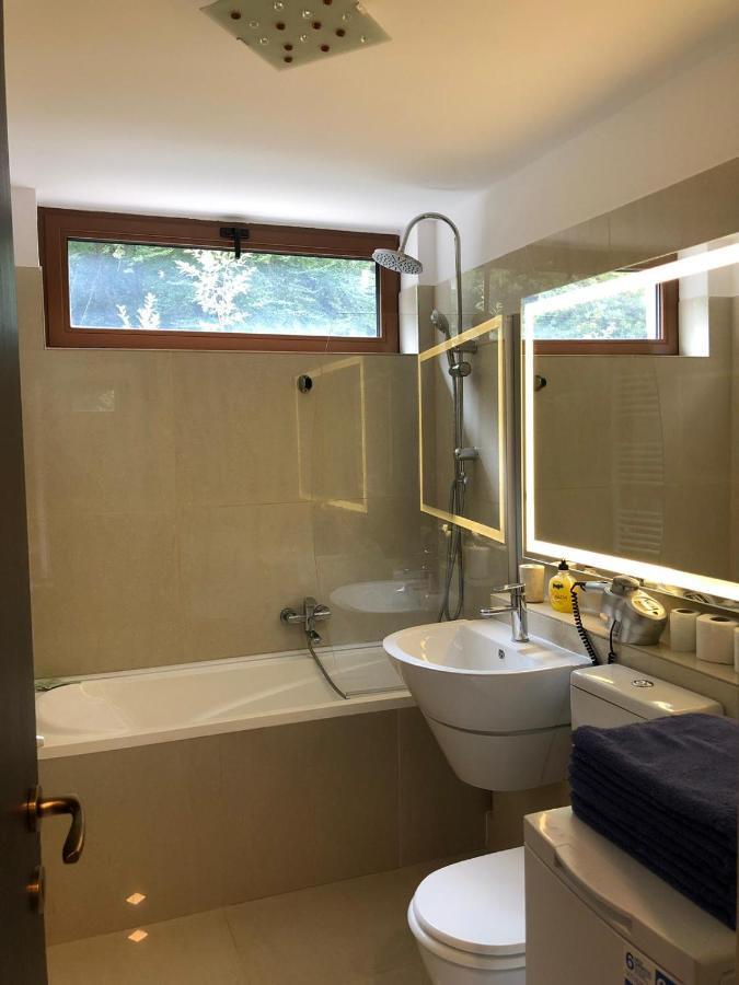Iq Studio - Seasons Residence Braşov Esterno foto